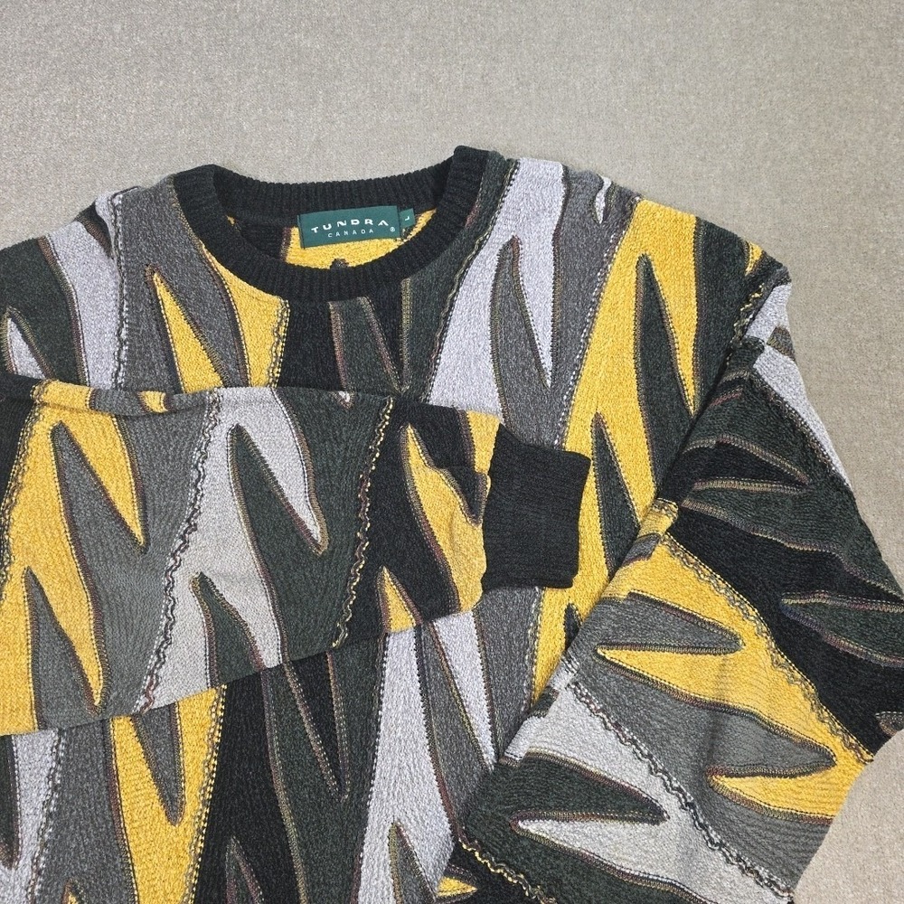 Vintage Tundra Canada Knit Textured Multicolor Sweater Men's Fun Design